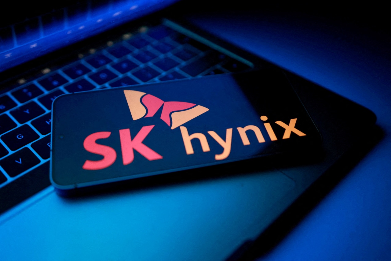 SK Hynix seeks US listing as it spends to meet AI demand